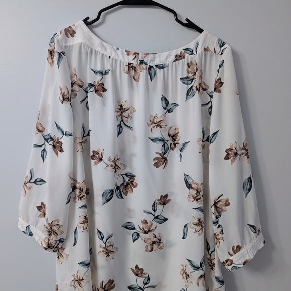 Reitmans Tops - Reitmans White and Brown Floral Blouse